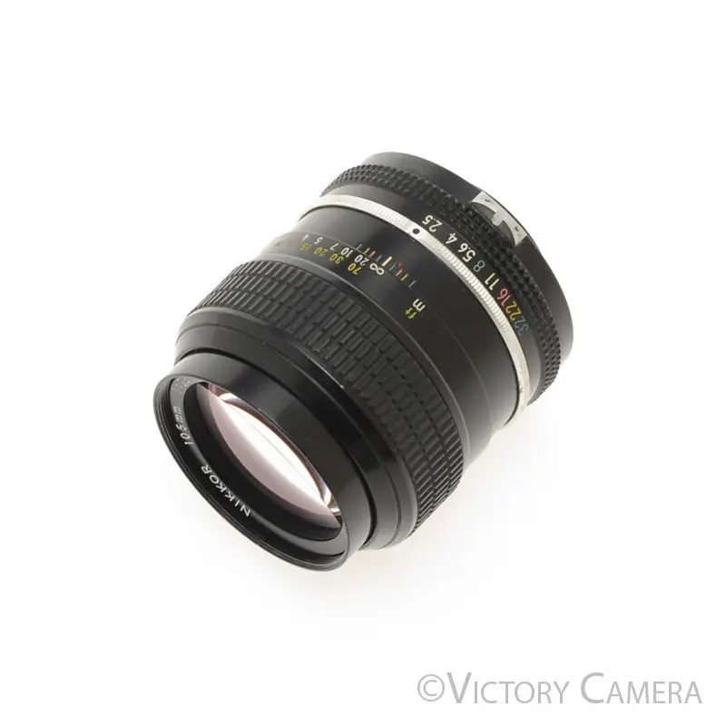 Nikon Nikkor 105mm f2.5 Late Photomic Non-AI Prime Lens [EXC]