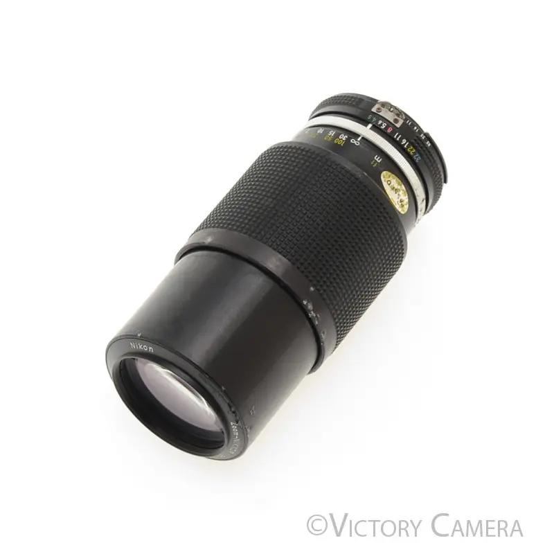 Nikon Zoom-Nikkor 80-200mm f4.5 AI Zoom Lens