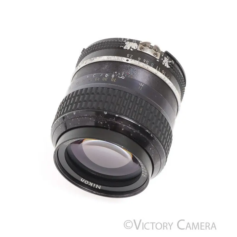 Nikon Nikkor 105mm f2.5 AI Telephoto Prime Lens -Light Haze- [EXC-]
