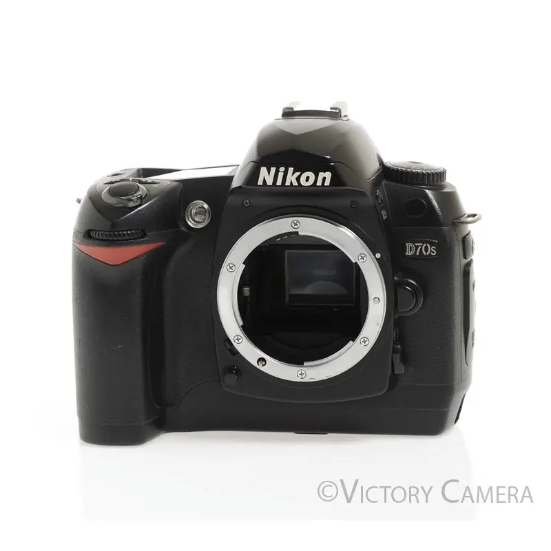 Nikon D70s Digital SLR Camera Body w/ Battery & Charger -~30,000 Shutter Count- [EXC]