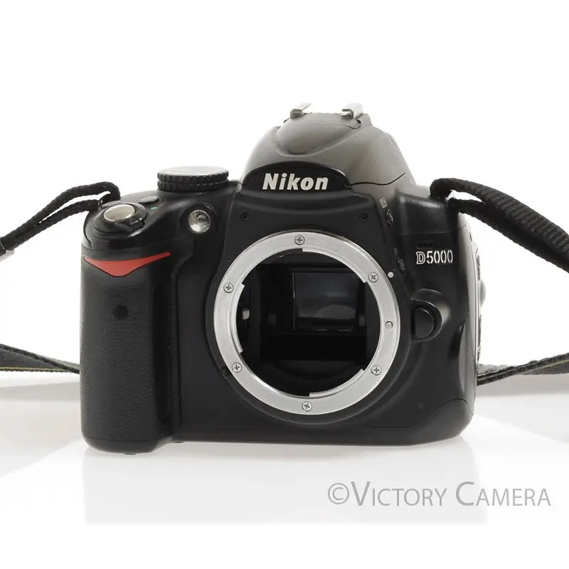 Nikon D5000 12.3MP Digital SLR Camera Body w/ Charger (~40,000 shots) [EXC]