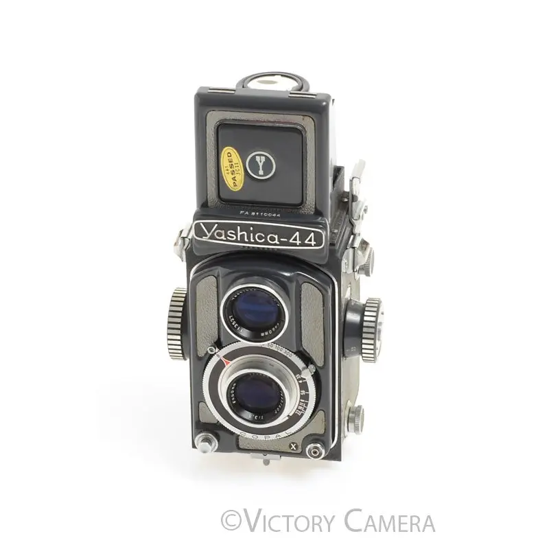 Yashica 44 Baby 4x4 TLR Camera w/ Leather Eveready Case  [EXC+]
