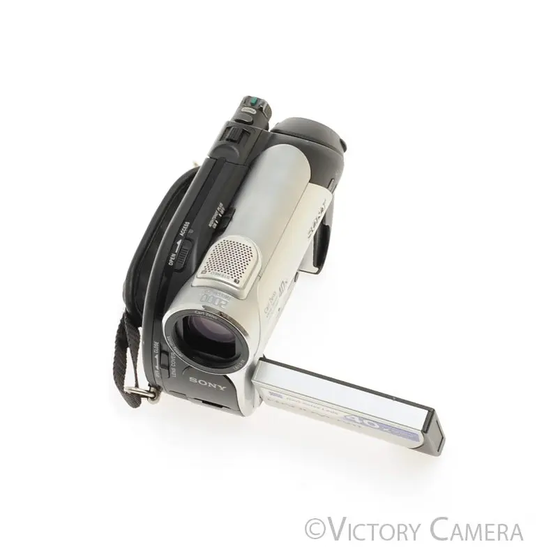 Sony Handycam DCR-DVD108 DVD-R Video Camcorder  [EXC]