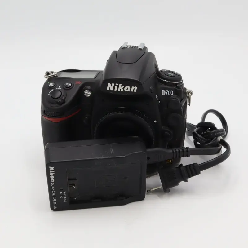 Nikon D700 SLR Digital Camera (Body Only) *USED*