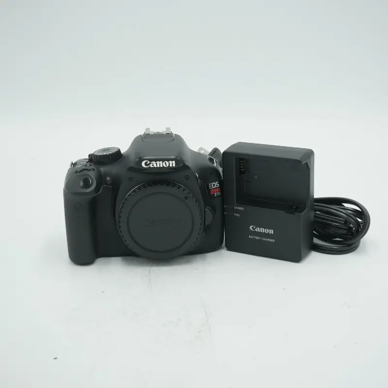 Canon EOS Rebel T2i Digital SLR Camera (Body Only) *USED*