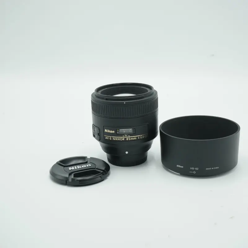 Nikon AF-S DX Micro NIKKOR 40mm f/2.8G Lens *USED*