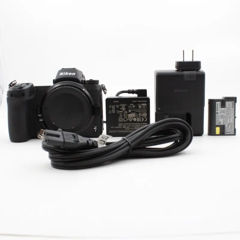 * USED * Nikon Z7 45.7 MP Mirrorless Digital Camera Body Only