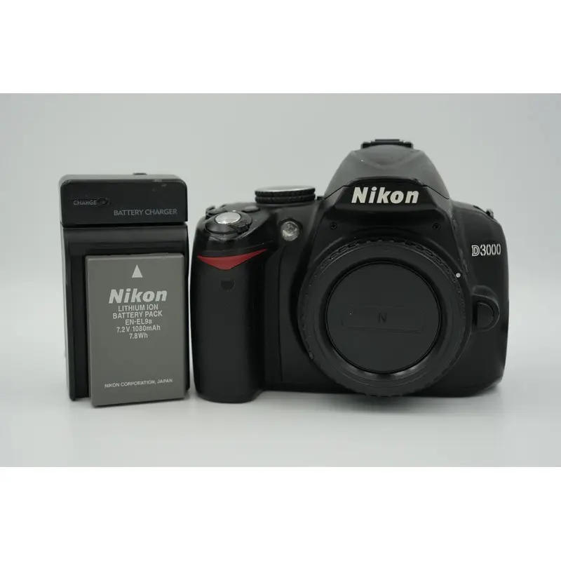 * USED * Nikon D3000 DSLR Camera Body