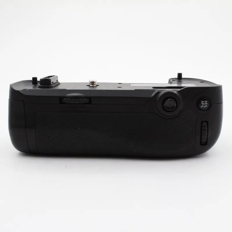 * USED * Promaster Battery Grip for Nikon D750 EN-EL15 Trays