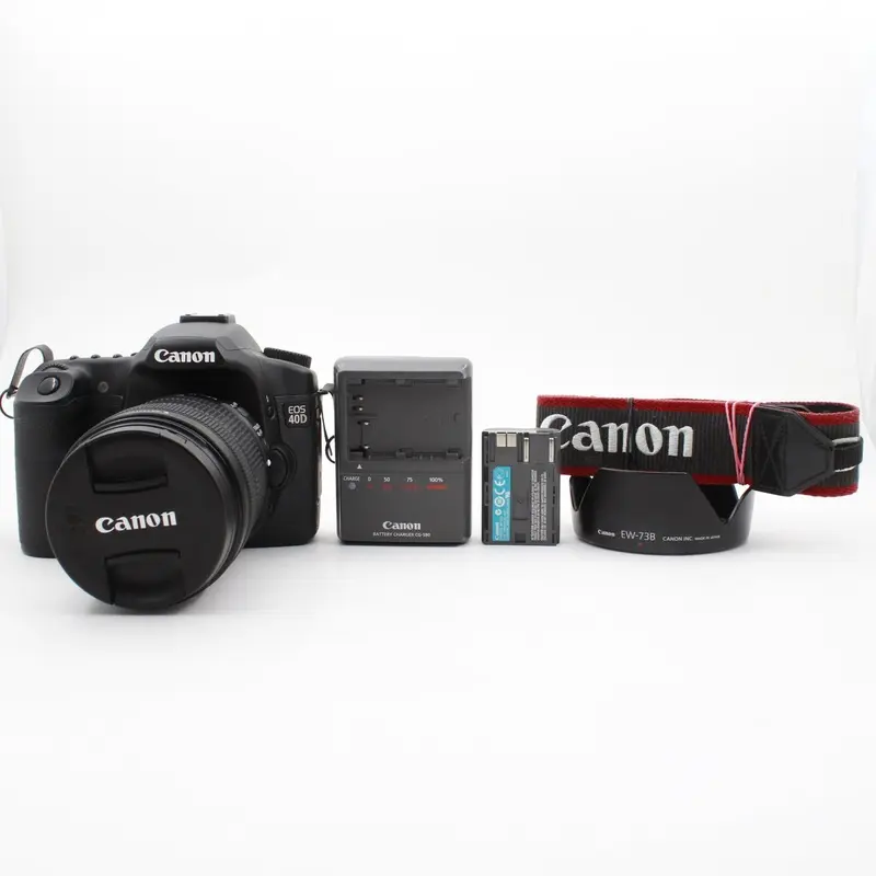 * USED * Canon EOS 40D with EF-S 18-135mm f/3.5-5.6 IS STM Lens
