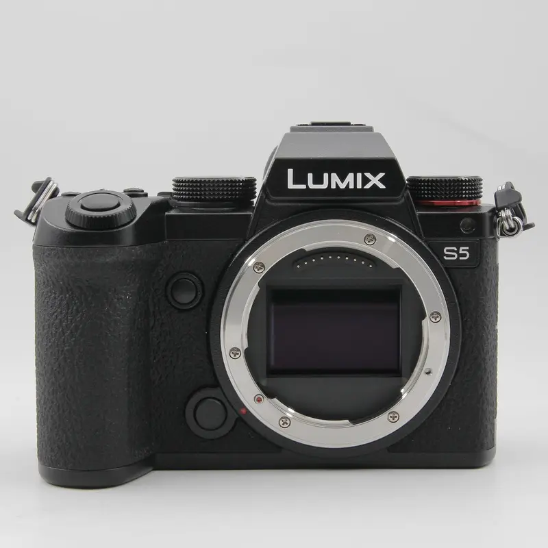 * OPEN BOX EXCELLENT * Panasonic Lumix DC-S5 Mirrorless Digital Camera (Body Only)