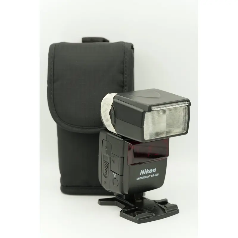 * USED * Nikon SB-600 Speedlight