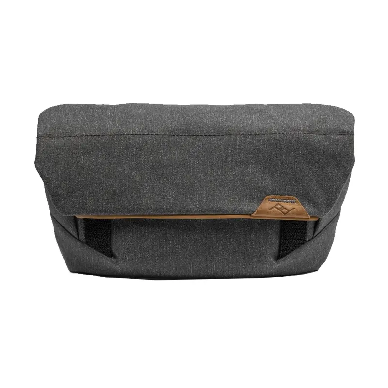 Peak Design Field Pouch v2 (Charcoal, PFAS-Free)