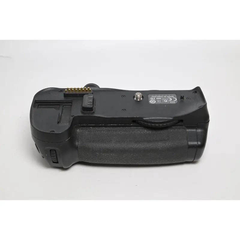 USED Nikon MB-D10 Battery Grip