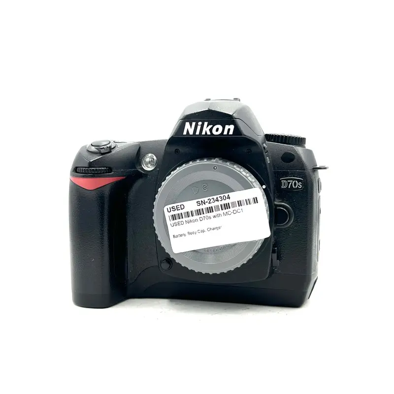USED Nikon D70s with MC-DC1