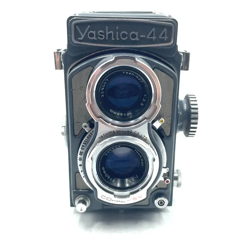 USED Yashica 44 with 60mm f/3.5 (Takes 127 film, NOT TESTED, collectible)